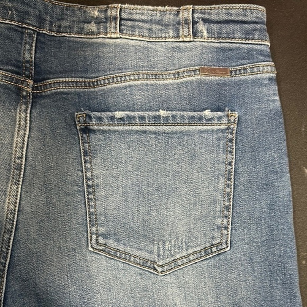 408. Kancan size 15/31 wide leg cut off cuffed capris